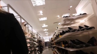 RISKY PUBLIC FUCK IN H&M CHANGING ROOM