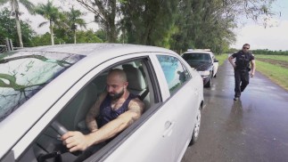 GAYWIRE - Beefcake Muscular Stud Police Officer Fucks Cock Flasher Out In Public