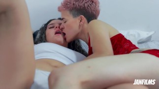 PUT YOUR FINGERS IN ME!! The movie got boring