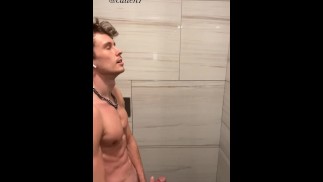 Everyone was saying  🍆 when I was squatting, so I showed them in the locker room😌