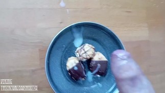 Tea time and thick cumshot for dessert