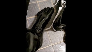 Undressing latex converse sneakers, latex stockings and latex toe socks - So sweaty!