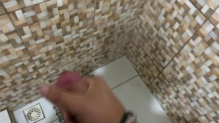 Uma gozada antes do banho